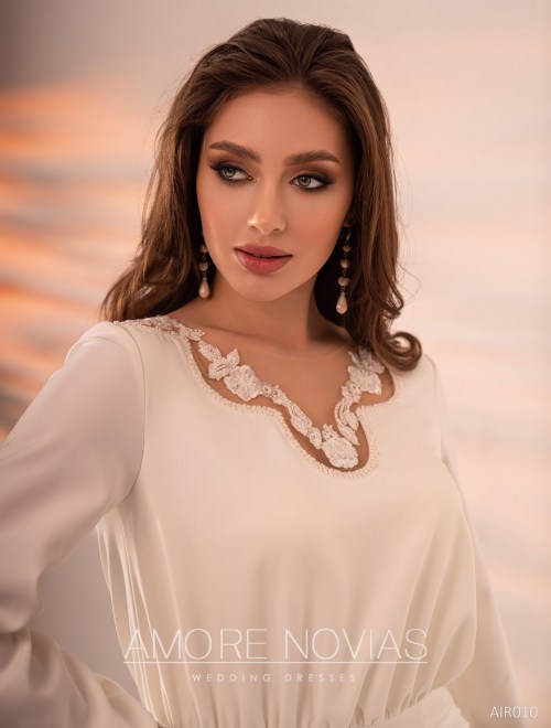 https://amore-novias.com/images/stories/virtuemart/product/AIR010       (2).jpg